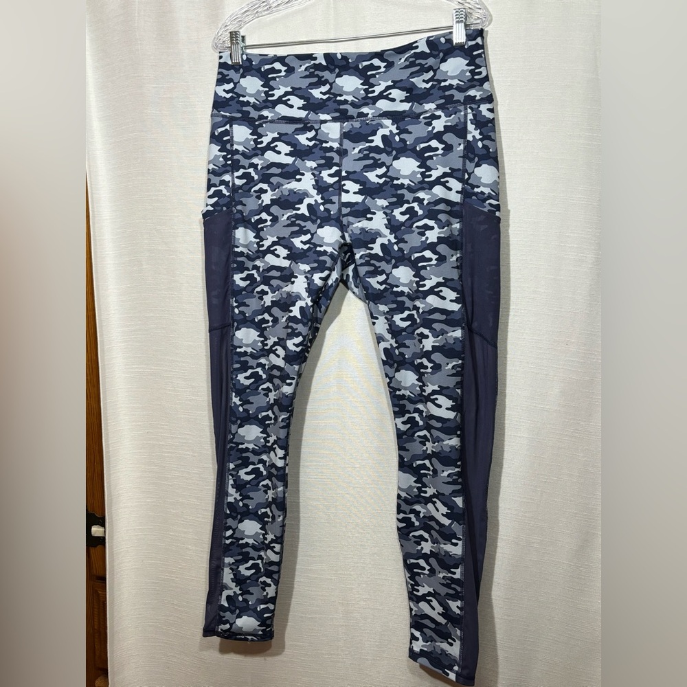 Fabletics Powerhold - Side Venting Mesh- 2 Pockets EUC Women’s 2X Super Nice